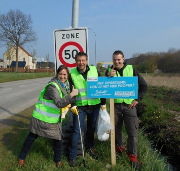 Iemants and Willems participate in the first litter campaign of IOK.