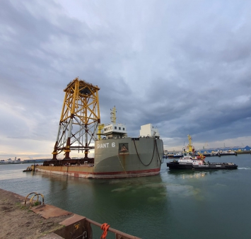 Offshore substation for the Saint-Brieuc Offshore Wind Farm heads to the French North Sea