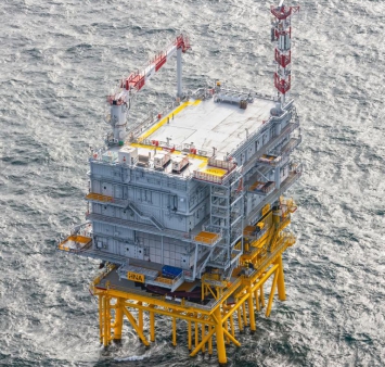 Hollandse Kust (noord) topside installed offshore